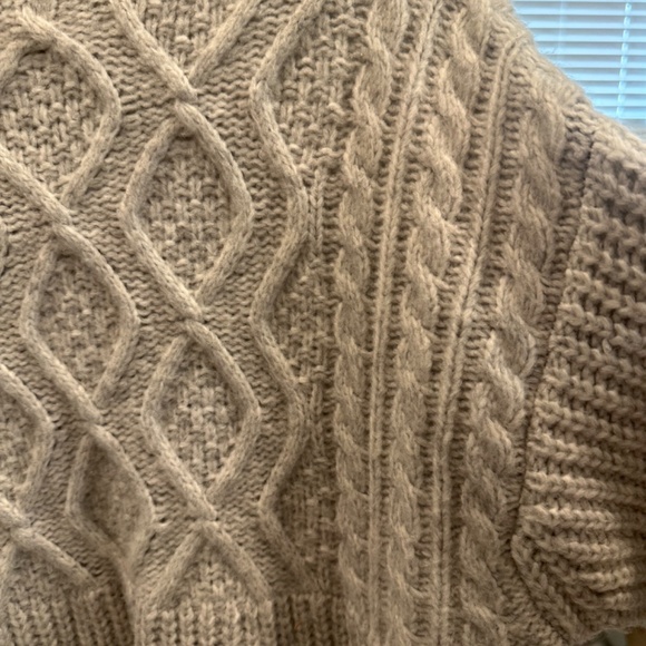 Soft Chunky Sweater - Picture 6 of 7